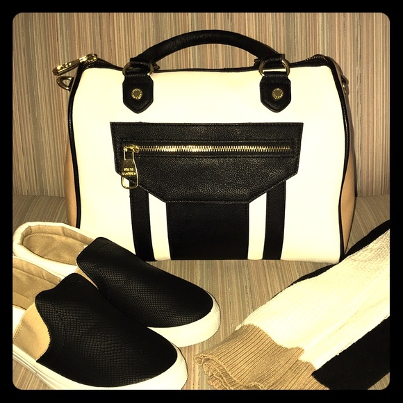 Steve Madden Handbags - Steve Madden Satchel w/Crossbody Strap & Bracelets